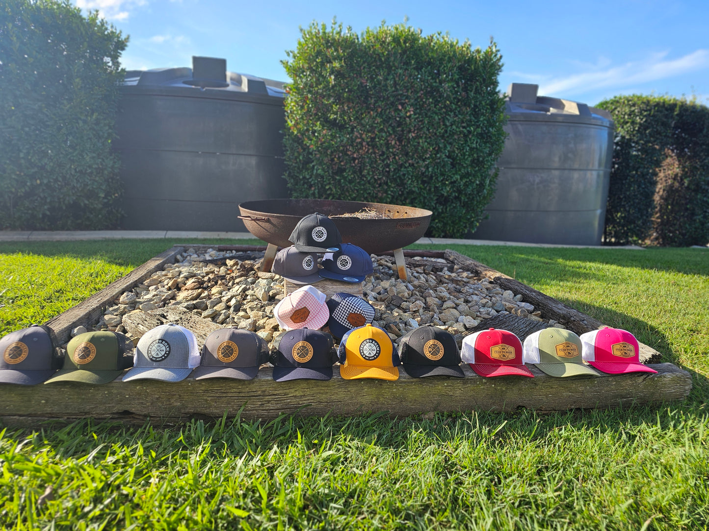 Adult Mesh Cap Round Logo