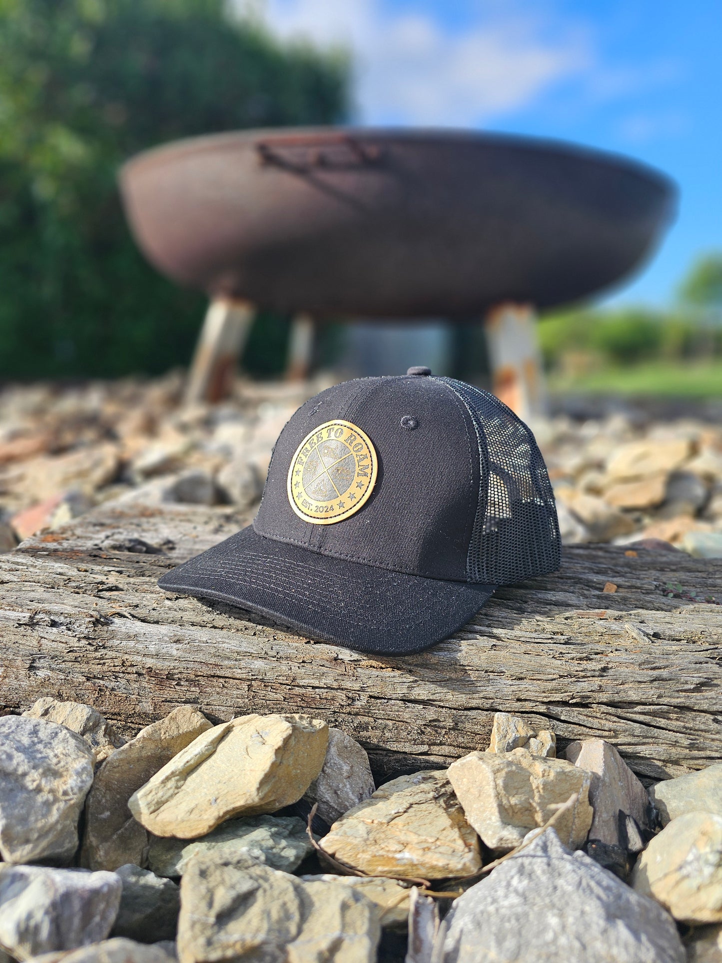Adult Mesh Cap Round Logo