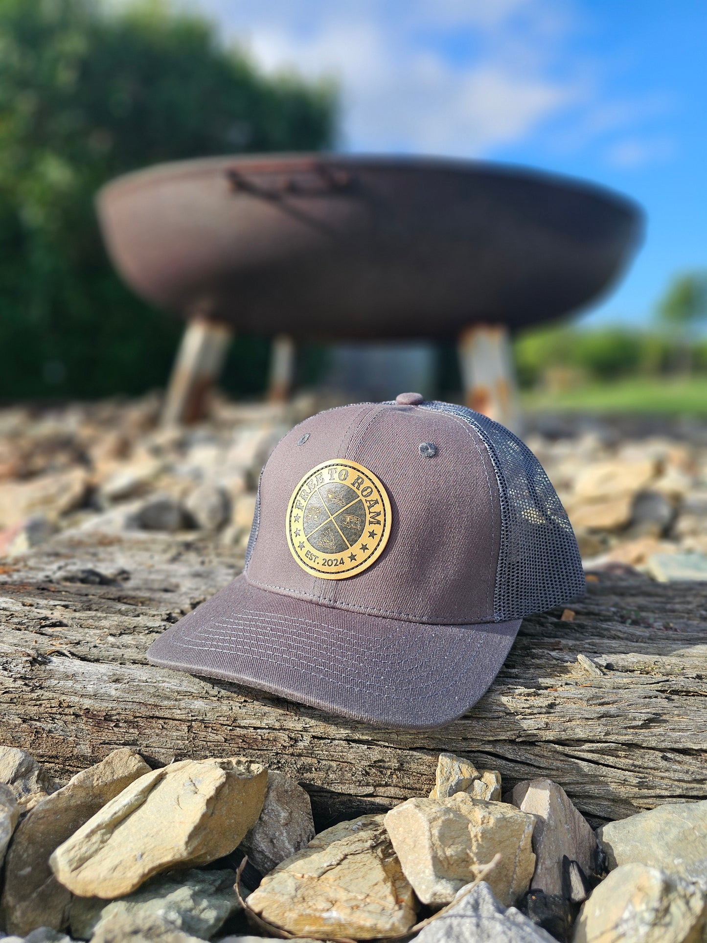 Adult Mesh Cap Round Logo