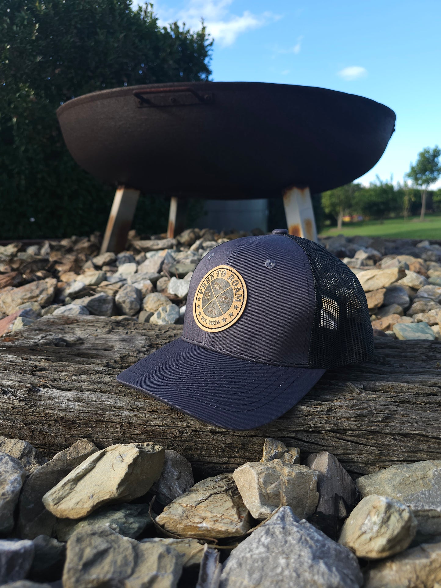 Adult Mesh Cap Round Logo